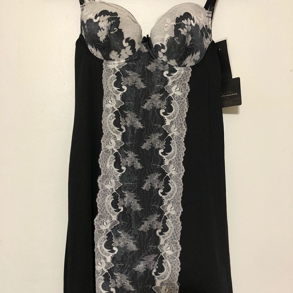 Marilyn Monroe Intimates floral lace Chemise - Picture 2 of 8